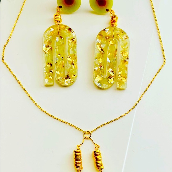 Kimberly - Picture 3 of 10